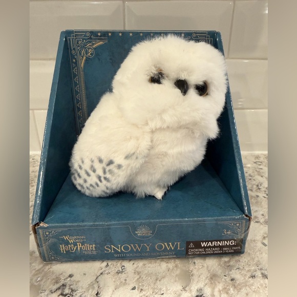 NIB Harry Potter Interactive Snowy Owl Shoulder PlushUniversal Studios